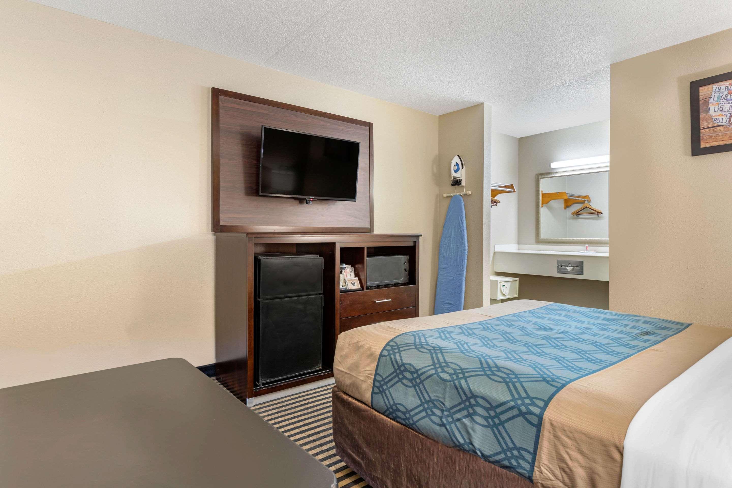 Econo Lodge Флорънс Екстериор снимка