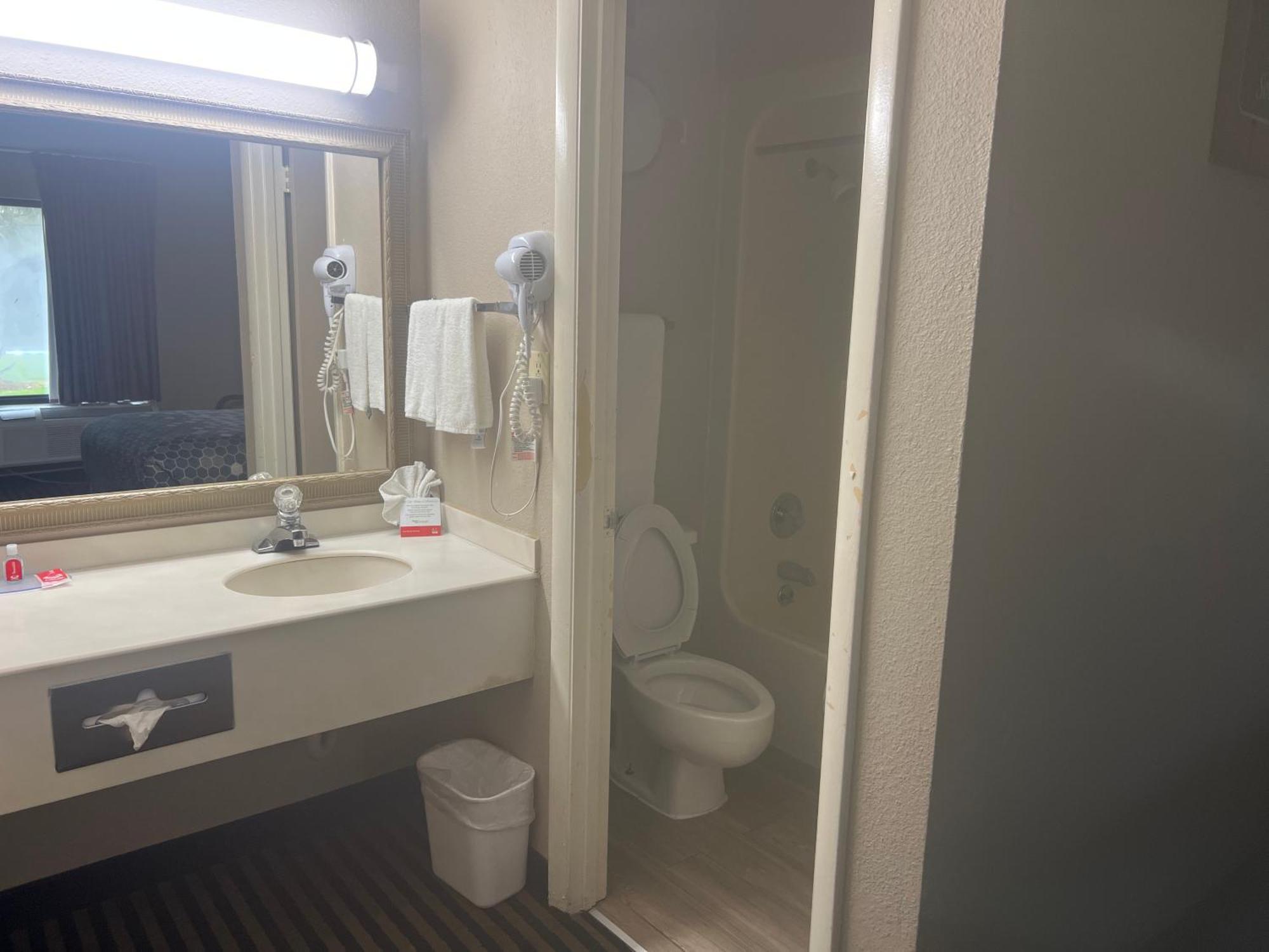 Econo Lodge Флорънс Екстериор снимка